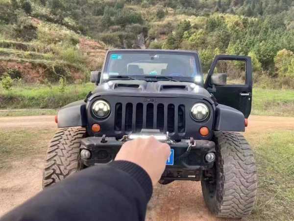 ɳ15JEEP