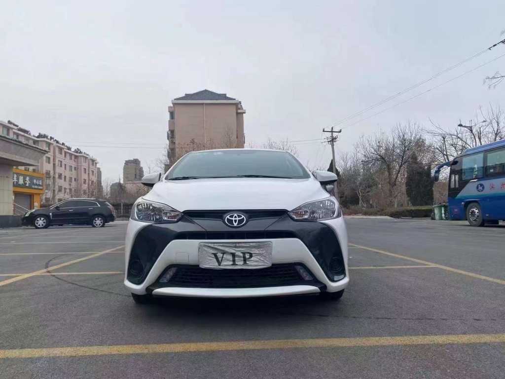 ̨22YARiS L 