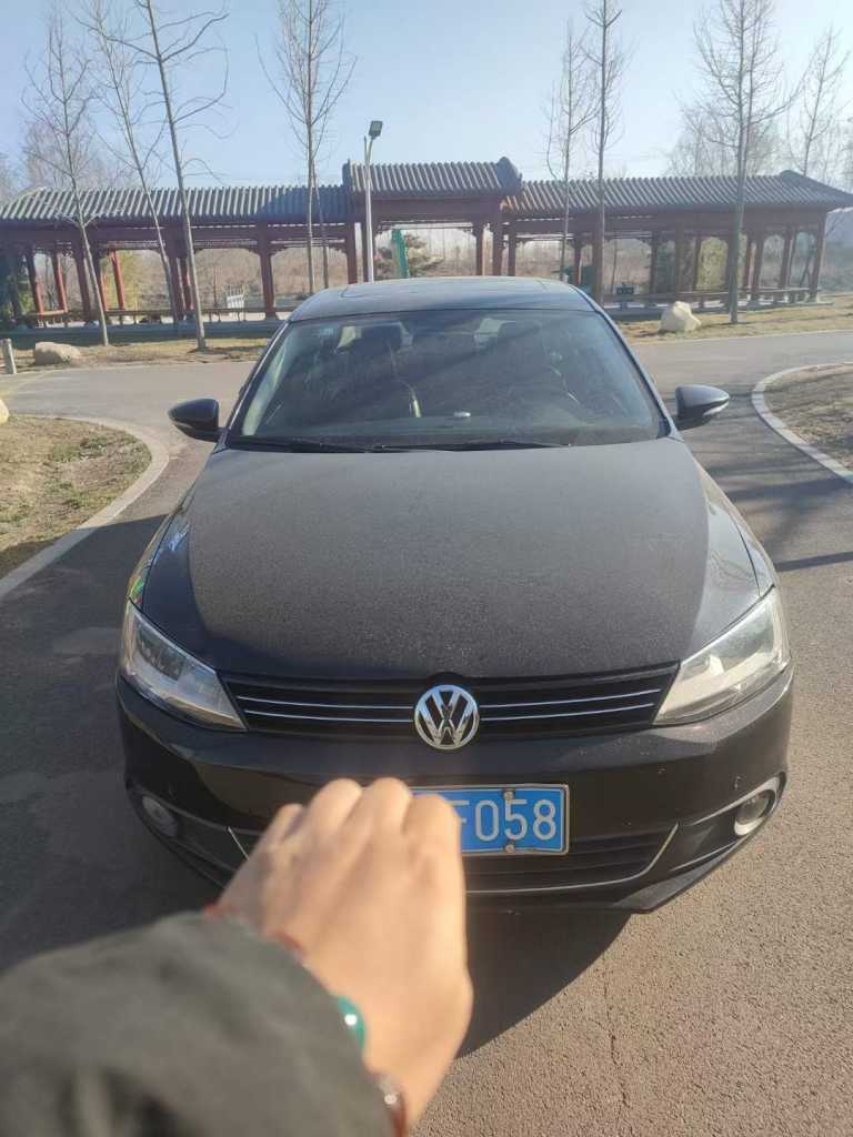 ̨15