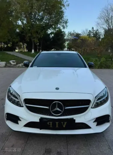 2021年奔驰C抵押车外观实拍