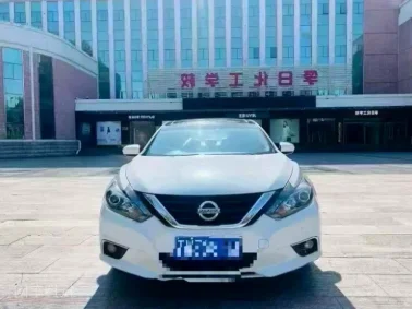 2017年日产天籁抵押车外观实拍