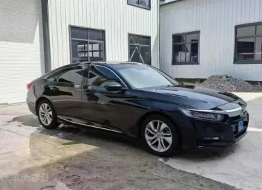 本田雅阁抵押车内饰实拍