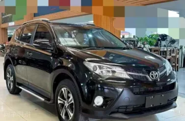 丰田RAV4荣放抵押车内饰实拍