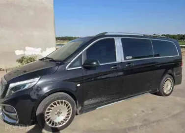 奔驰威霆抵押车内饰实拍