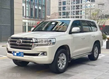 丰田兰德酷路泽抵押车内饰实拍