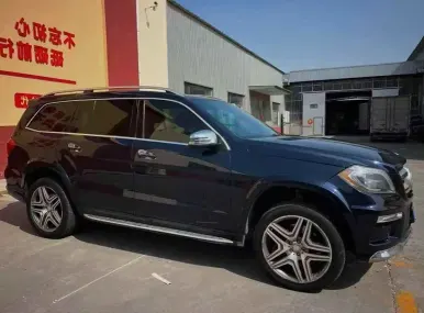 2016年奔驰GLS抵押车外观实拍