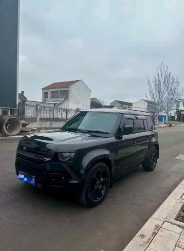 2021年路虎卫士抵押车外观实拍