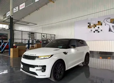 2024年路虎揽胜运动抵押车外观实拍