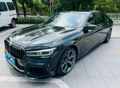 2020年宝马7系抵押车外观实拍