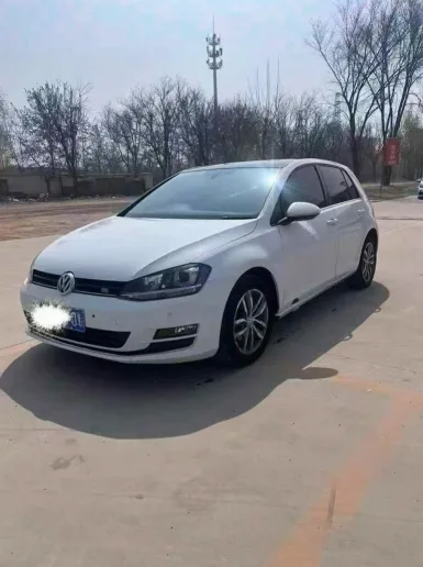 2016年大众高尔夫抵押车外观实拍