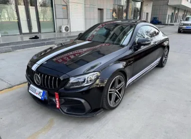 2019年奔驰C抵押车外观实拍