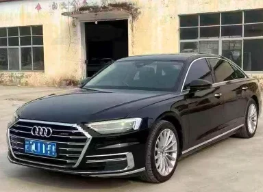 2019年奥迪A8L抵押车外观实拍