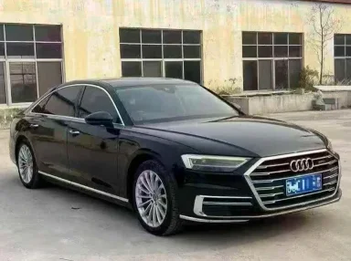 奥迪A8L抵押车内饰实拍