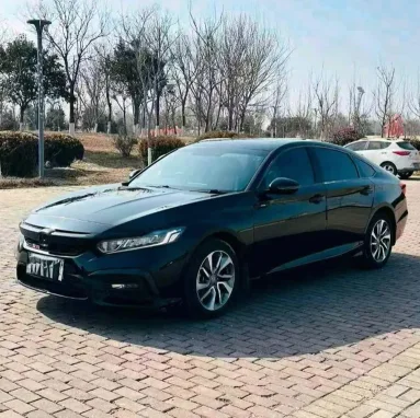 本田英诗派抵押车内饰实拍