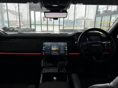 路虎揽胜运动抵押车内饰实拍