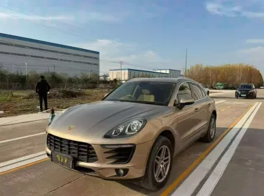 保时捷Macan抵押车内饰实拍