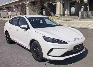 比亚迪海豹抵押车内饰实拍