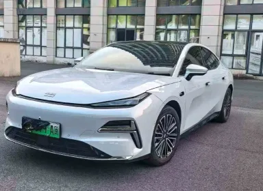 吉利银河抵押车内饰实拍