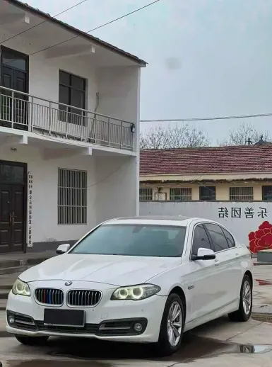 宝马5系抵押车内饰实拍