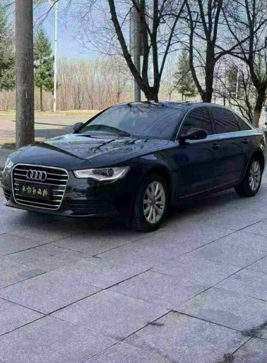 2013年奥迪A6L抵押车外观实拍