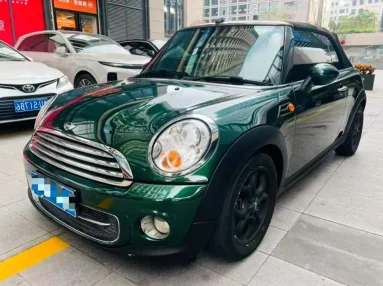 2015年MINICooper抵押车外观实拍