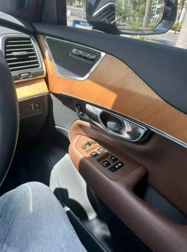 沃尔沃XC90抵押车内饰实拍