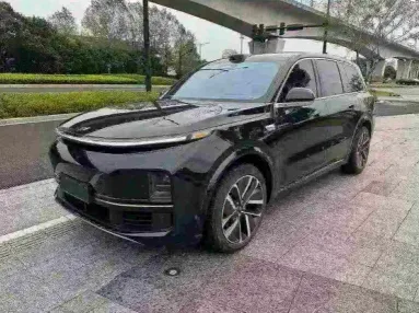理想L9抵押车内饰实拍