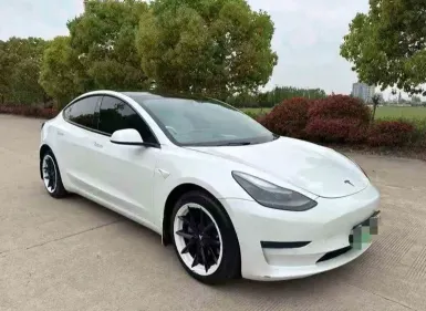 2023年特斯拉MODEL抵押车外观实拍