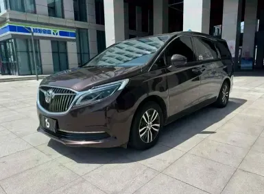 2016年别克GL8抵押车外观实拍