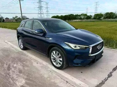 2021年英菲尼迪QX50抵押车外观实拍