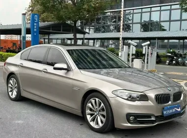 宝马5系抵押车内饰实拍
