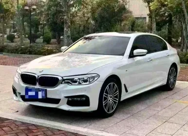 2018年宝马5系抵押车外观实拍