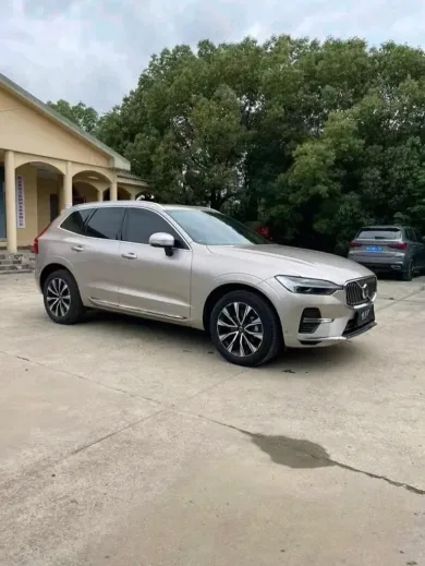 2023年沃尔沃XC60抵押车外观实拍